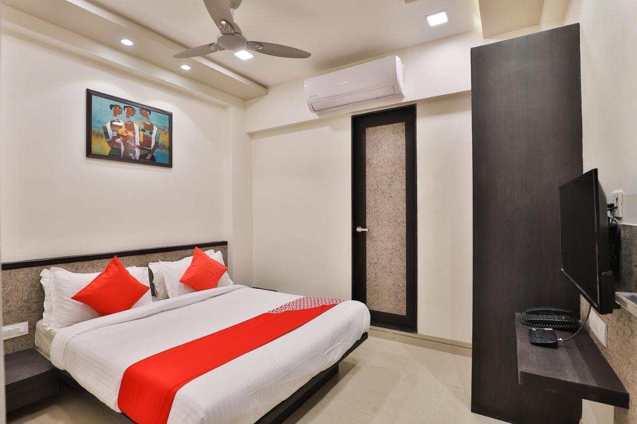 Oyo 23289 Hotel Anmol Palace Ahmedabad Esterno foto