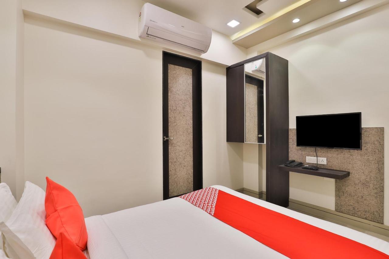 Oyo 23289 Hotel Anmol Palace Ahmedabad Esterno foto