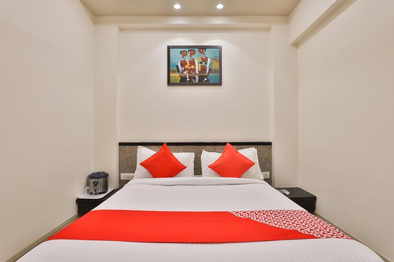 Oyo 23289 Hotel Anmol Palace Ahmedabad Esterno foto